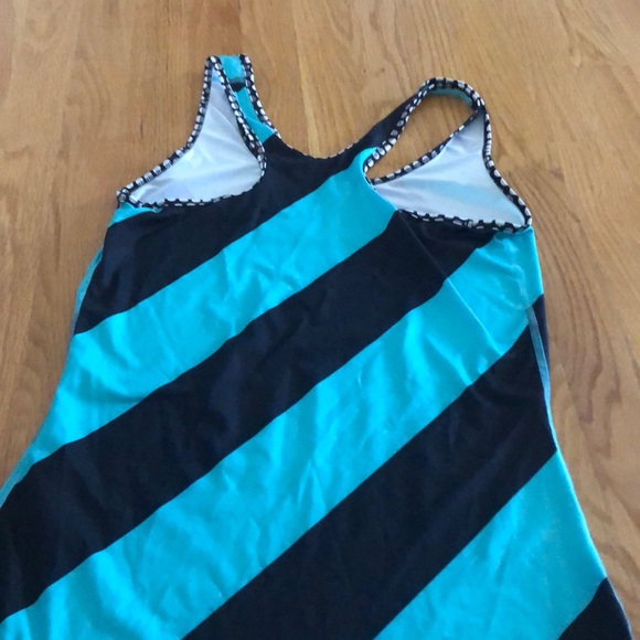 Nike Women’s tank top - Picture 3 of 3